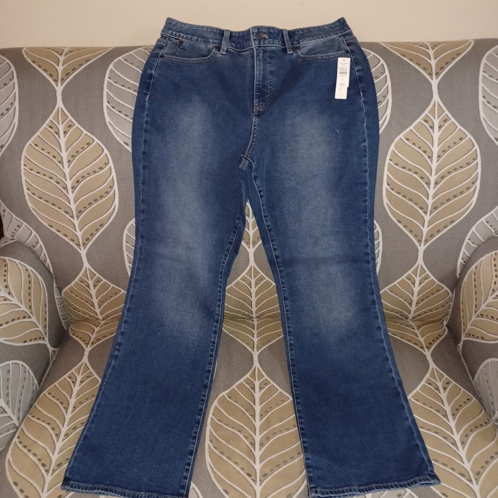 ❤️🔥NEW Talbots Women's 12 Curvy Bootcut Denim Blue Jeans NWTS with Tiny flaw - Picture 3 of 13